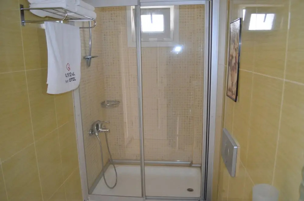 Kıvrakzade Otel