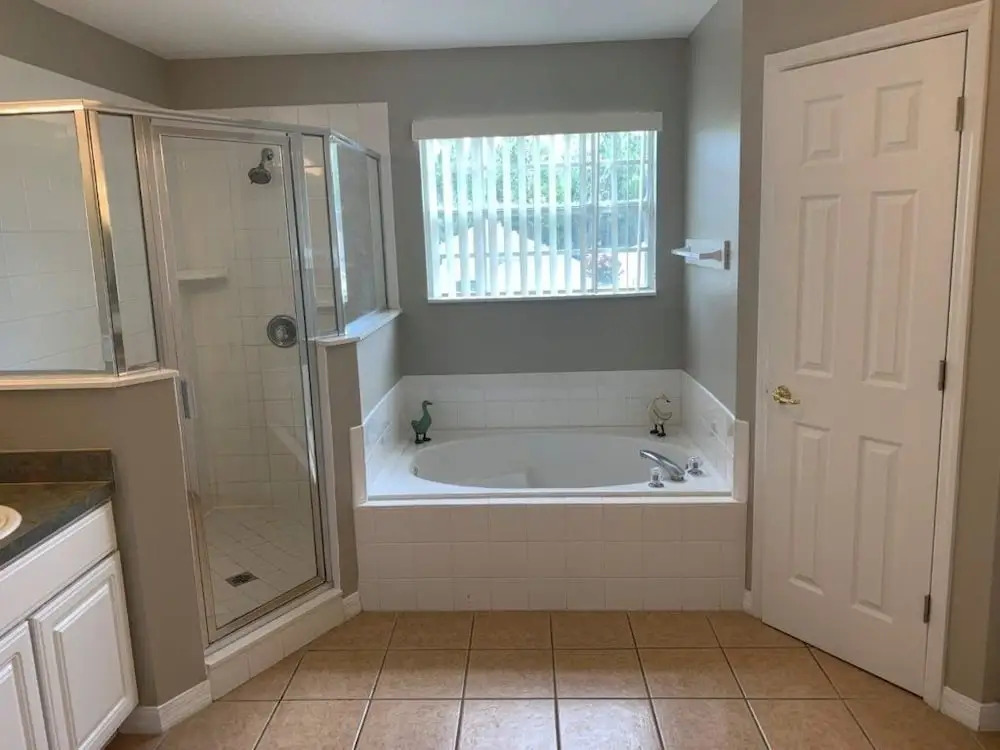 Spacious 5br, 3.5ba W/ 2 Living Areas 5 Bedroom Villa