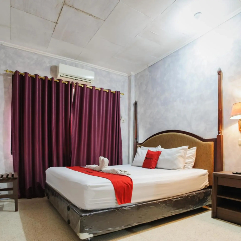 RedDoorz Plus @ Jalan Raden Intan Lampung