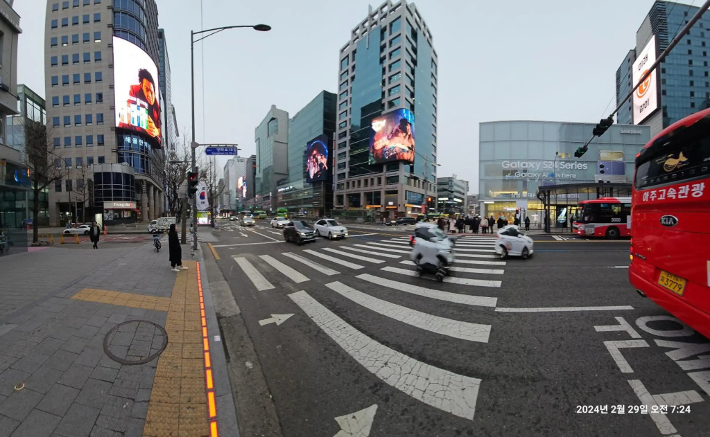 Hongdae Residence-2 1min from Hongik Uni station Exit #1