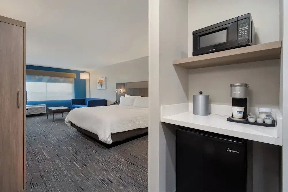Holiday Inn Express & Suites Muskegon - Grand Haven by IHG