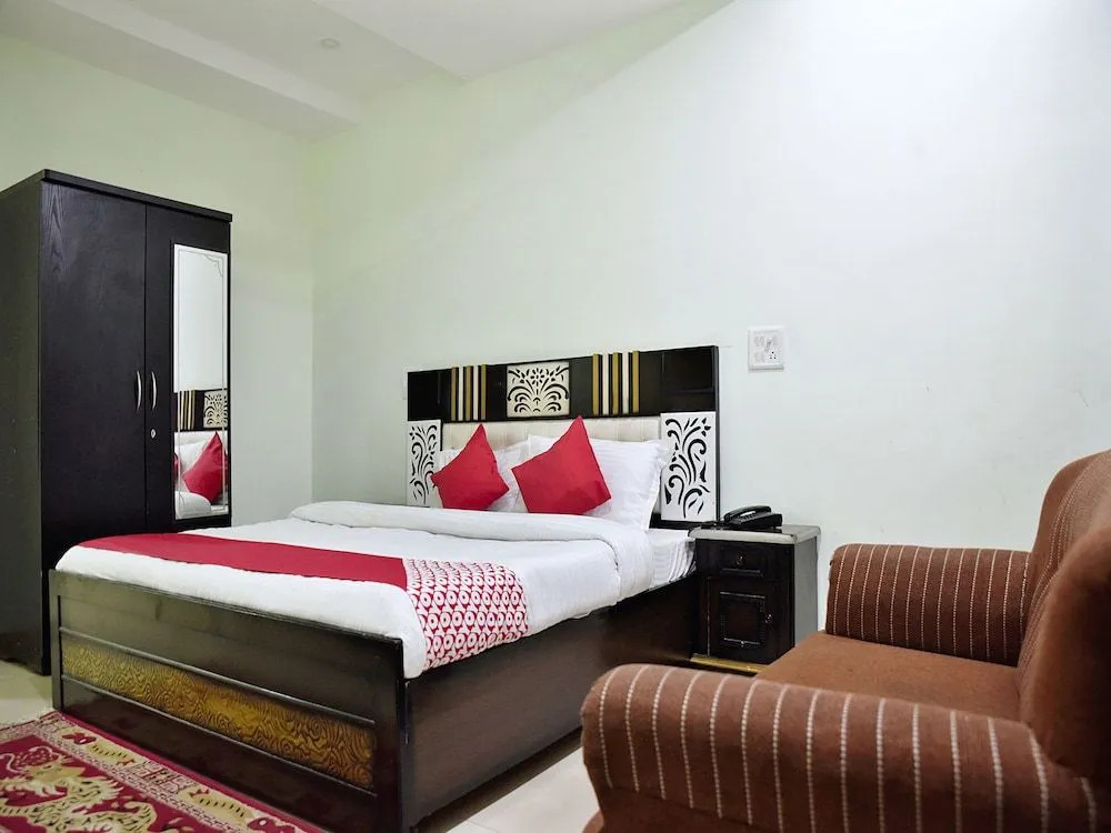 OYO 10566 Hotel Shanti Guest House