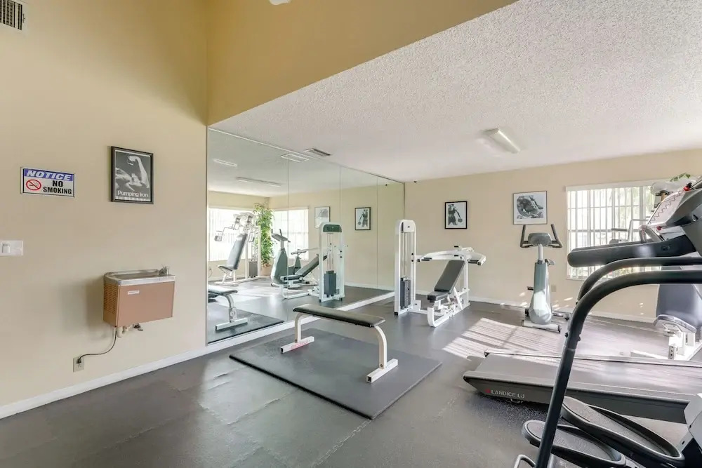 8 Mi to Disney: Resort-style Condo w/ Pool Access