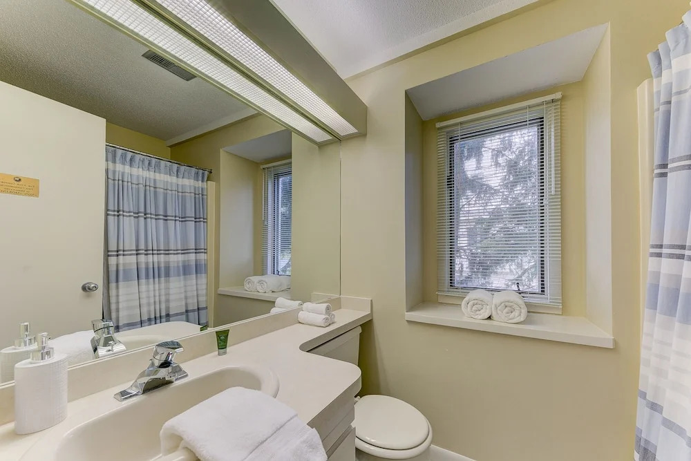 2 Bedroom Condo Golf Course Views 5166