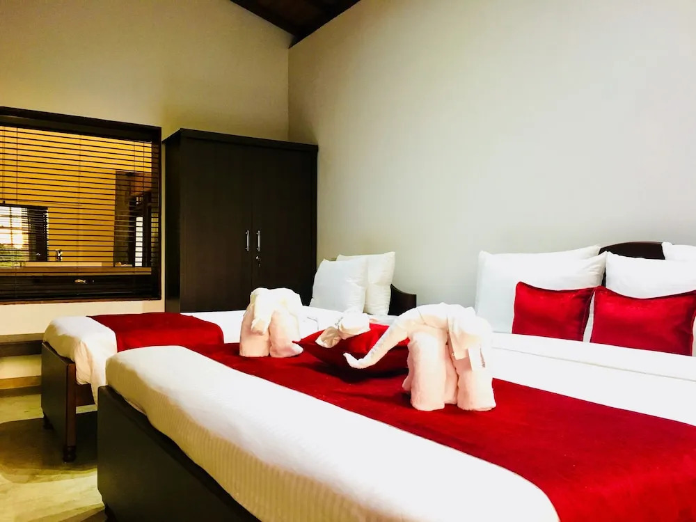 8 Plus  Villa