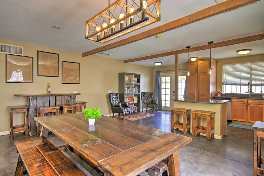 Work, Play, Explore! Cottage 2 Mi to Dtwn Phoenix