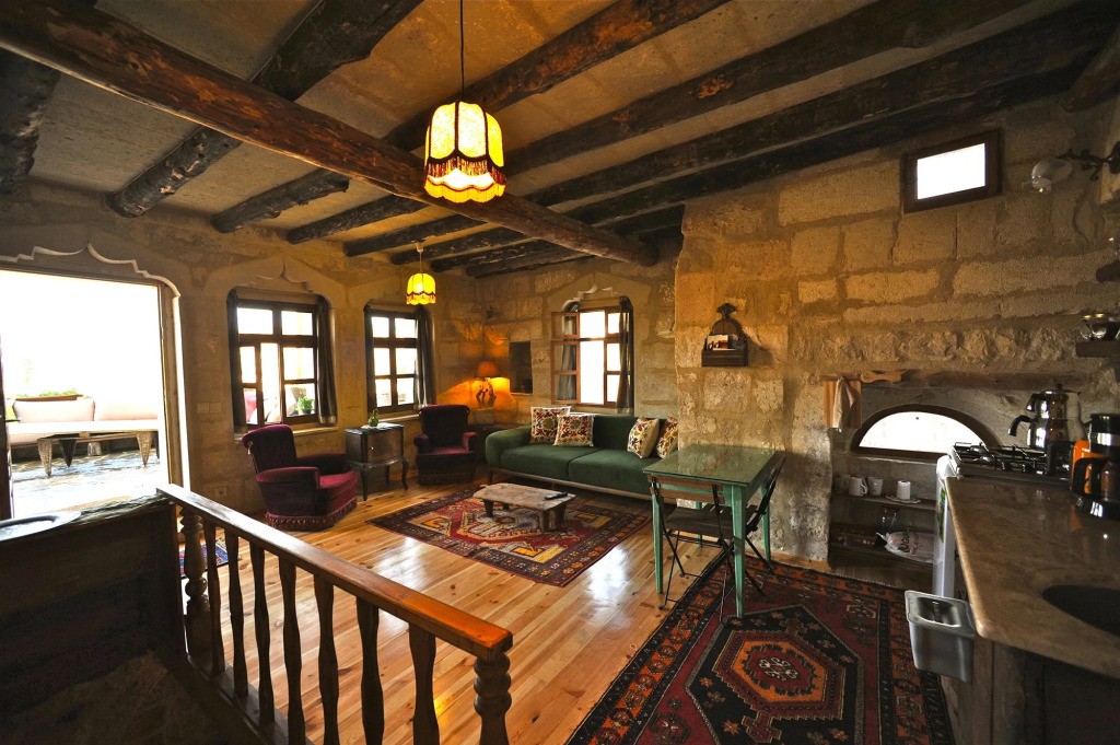 Anitya Cave House