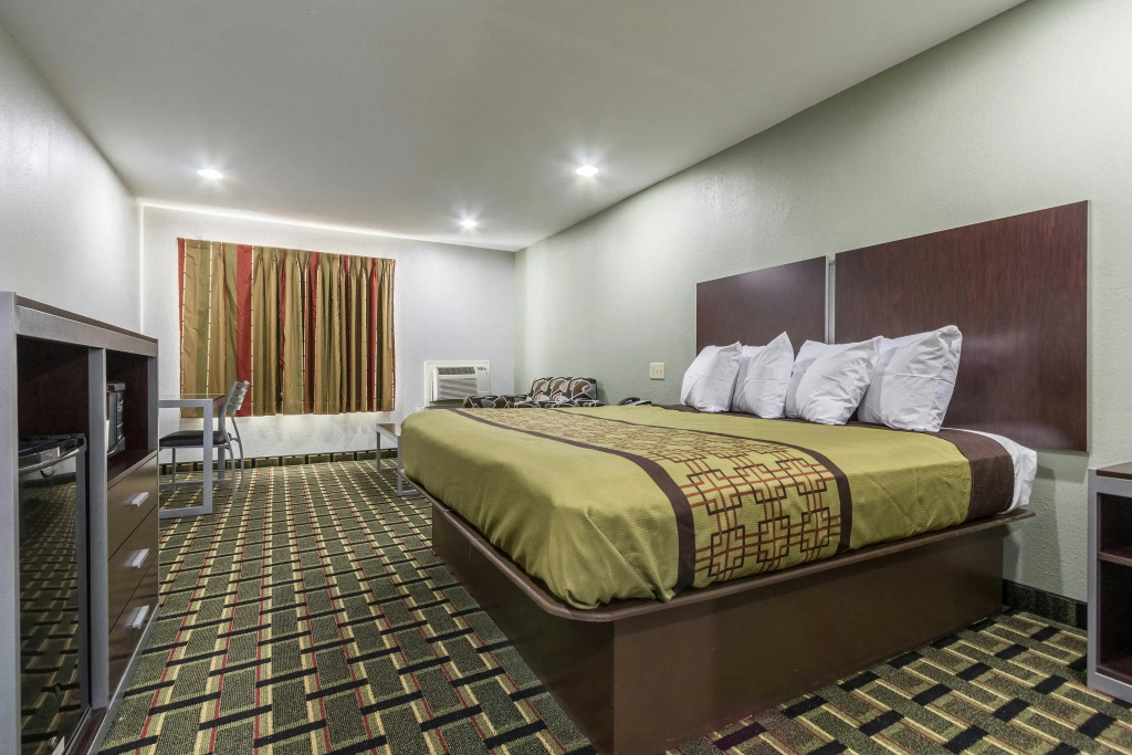 Scottish Inn and Suites Tomball