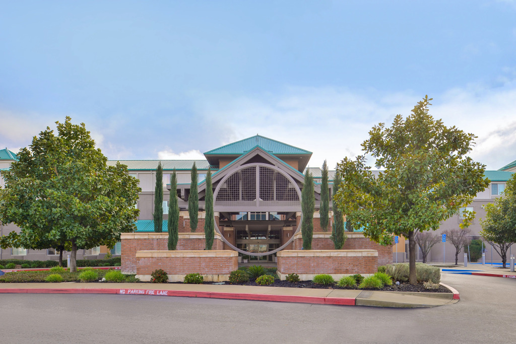 HOLIDAY INN EXPRESS & SUITES ELK GROVE CENTRAL - HWY 99 by IHG