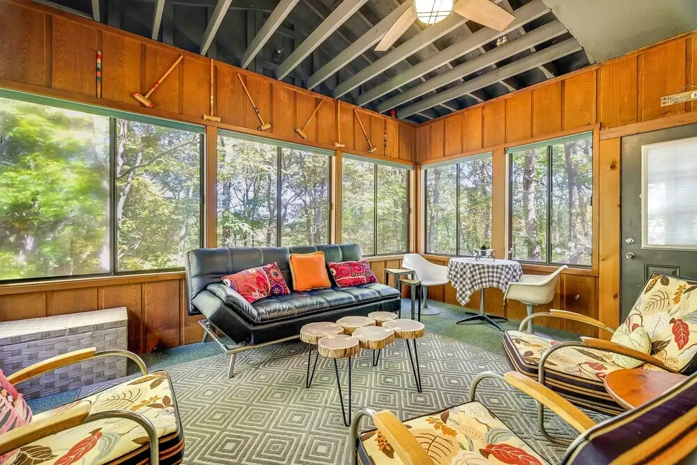 Gorgeous Bushkills Lodge w/ Pool Access!