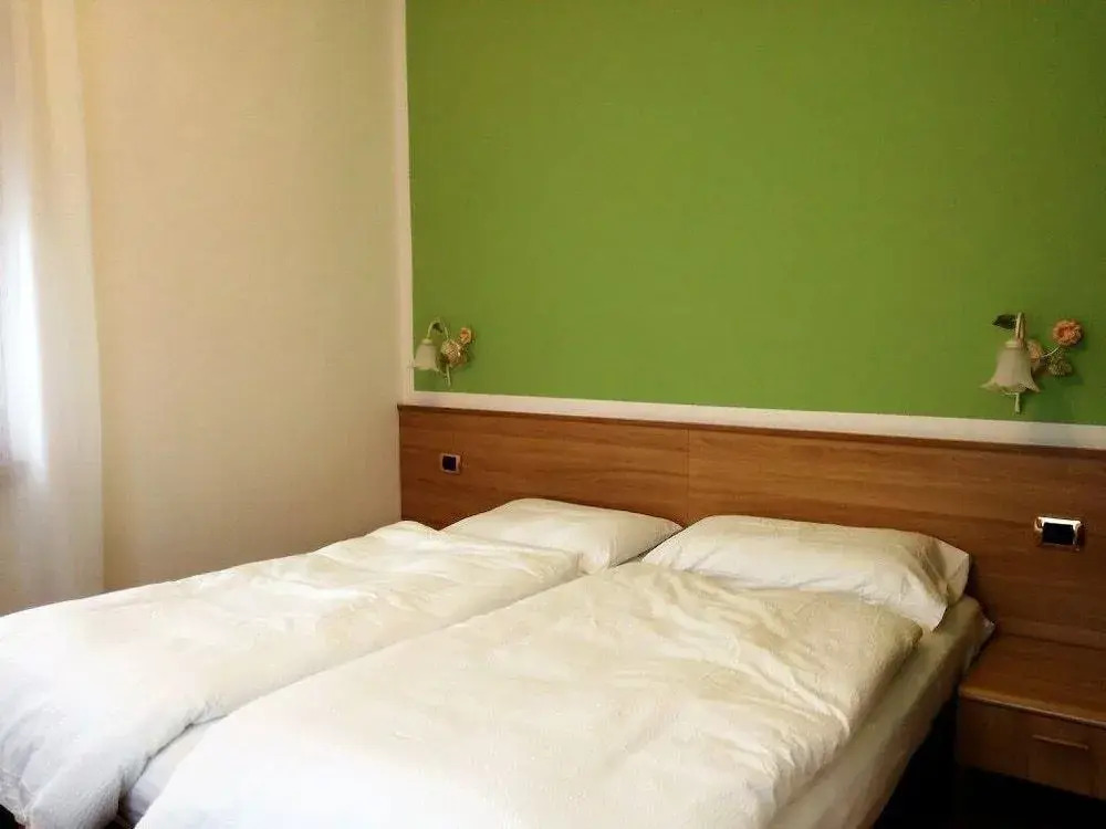 Green Base Hotel B&B
