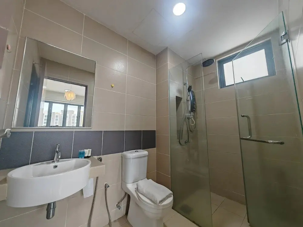 AMERIN MALL CONDO SUITE KL By VP