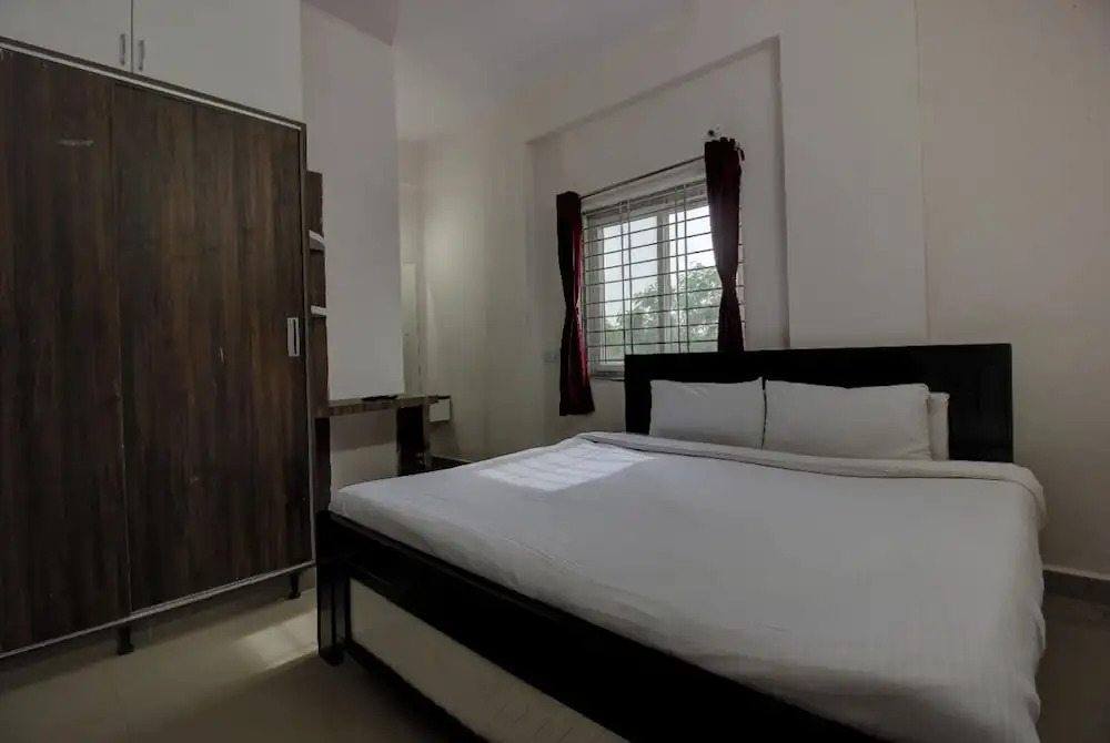 iROOMZ RK Hospitality
