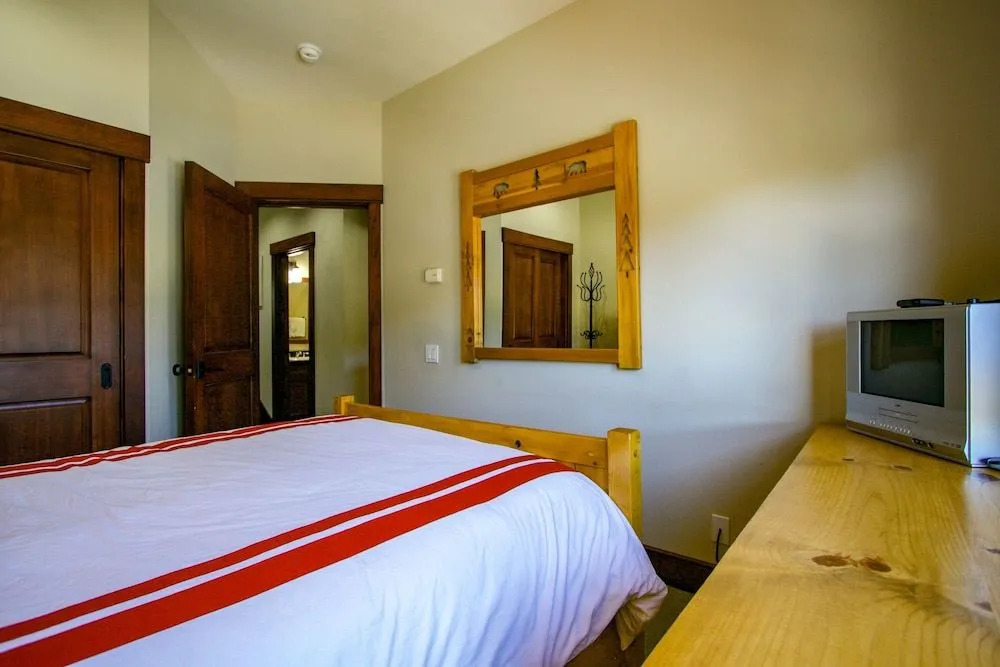 Juniper Crest 6 3 Bedroom Townhouse by RedAwning