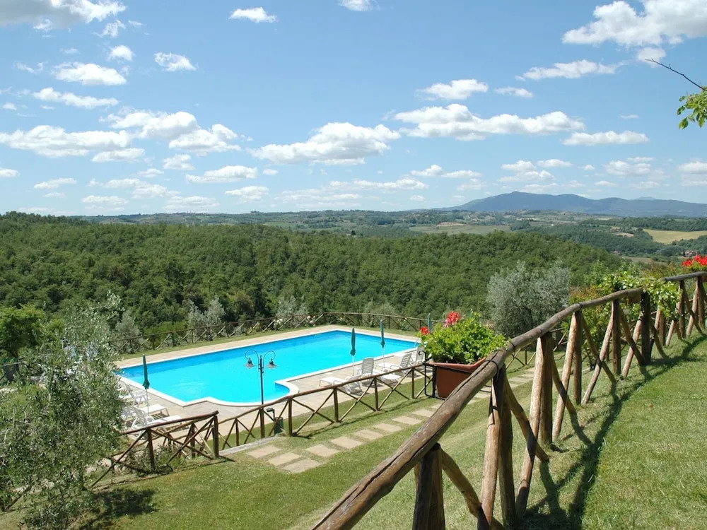 Farmhouse with air conditioning, private terrace and pool