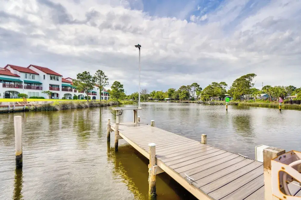 Charming Panama City Studio w/ Community Pool!
