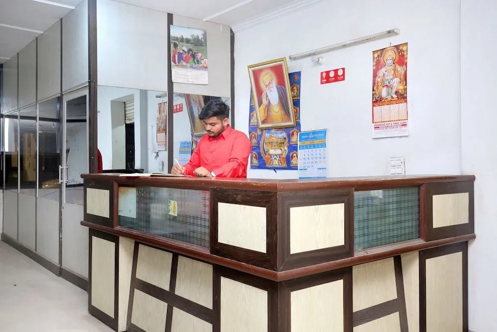 OYO 24423 Hotel Royal