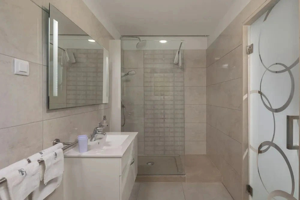 Villa Luka With 50 sqm Pool