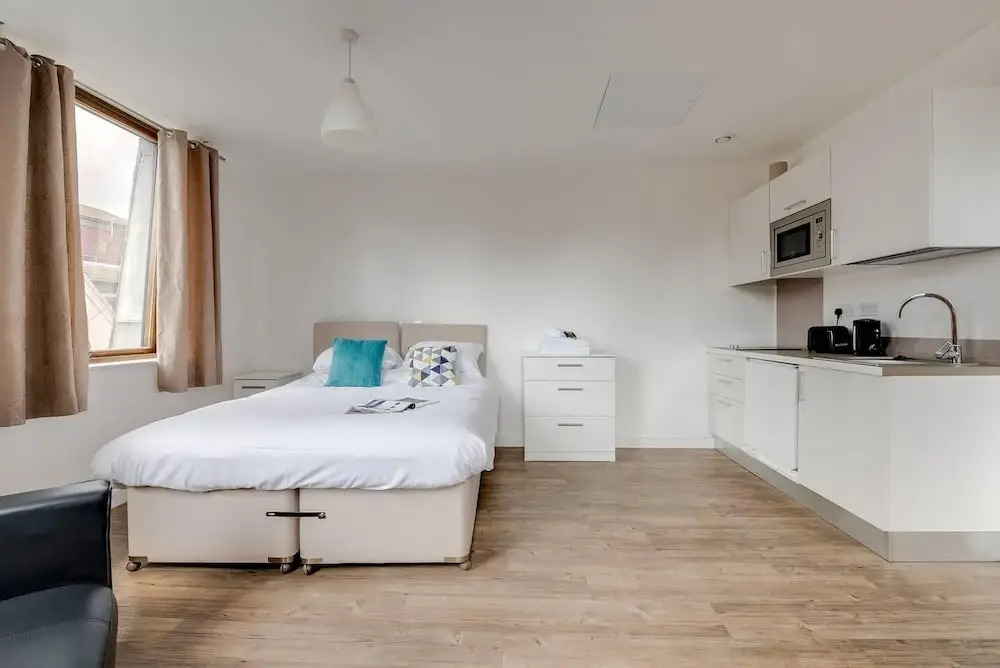 Beautiful studio with city views, in Liverpool!