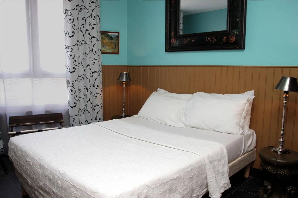 Walled off Hotel Paris