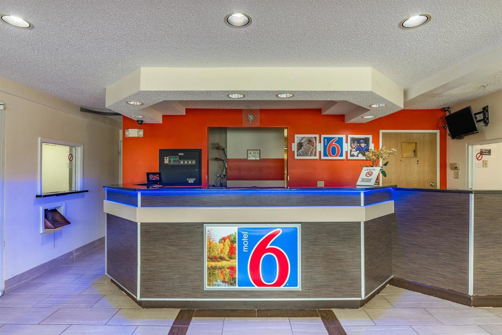 Motel 6-Charlotte, NC - University