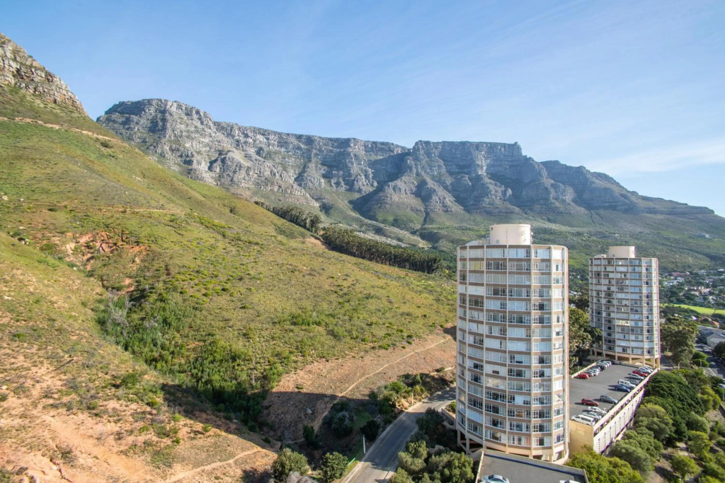 Disa Park 14th Floor Apartment with City Views