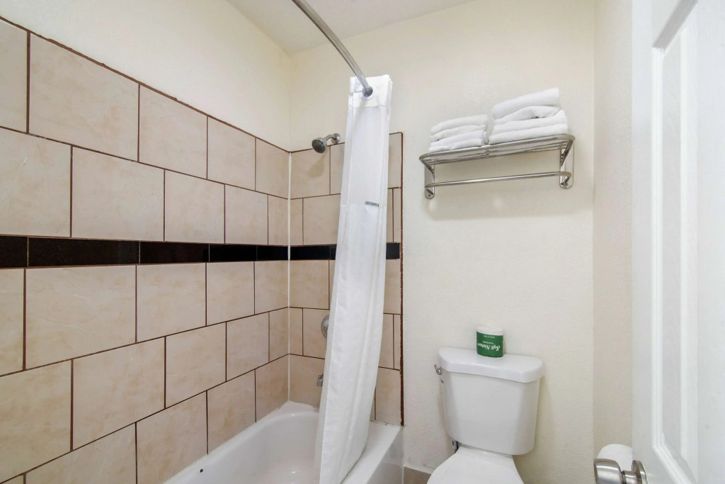 Howard Johnson Suites by Wyndham San Diego Chula Vista BayFront