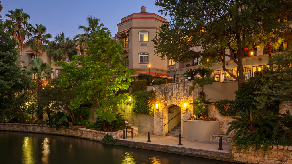 Hotel Indigo San Antonio Riverwalk by IHG
