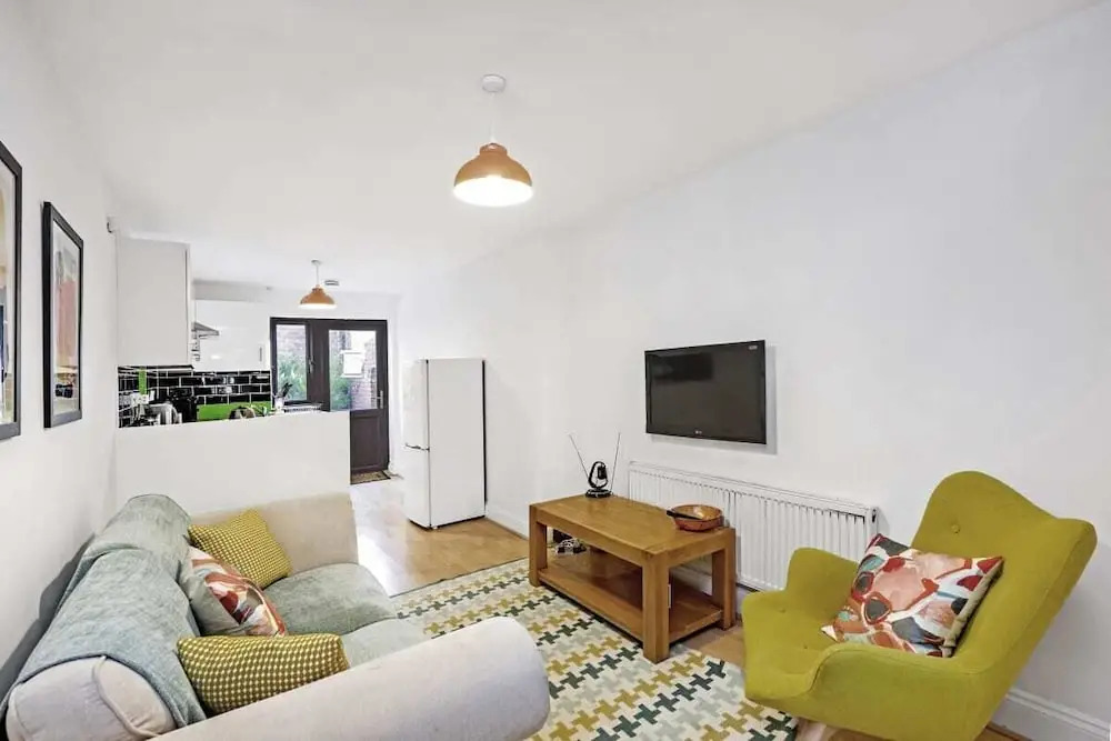 Bright 2 Bedroom House in Kennington