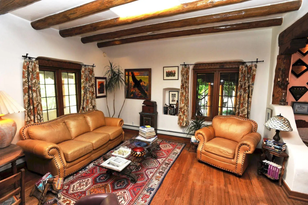 Inn on La Loma Plaza