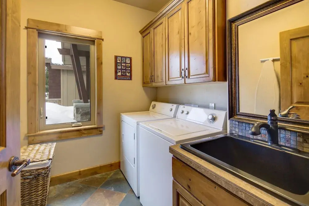 56540 Sunstone Loop