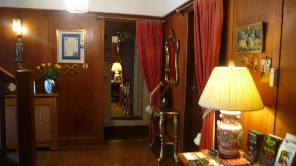 Sandilands House