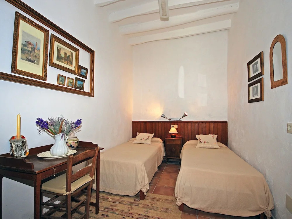 Vintage Mansion in St Llorenç des Cardassar With Pool