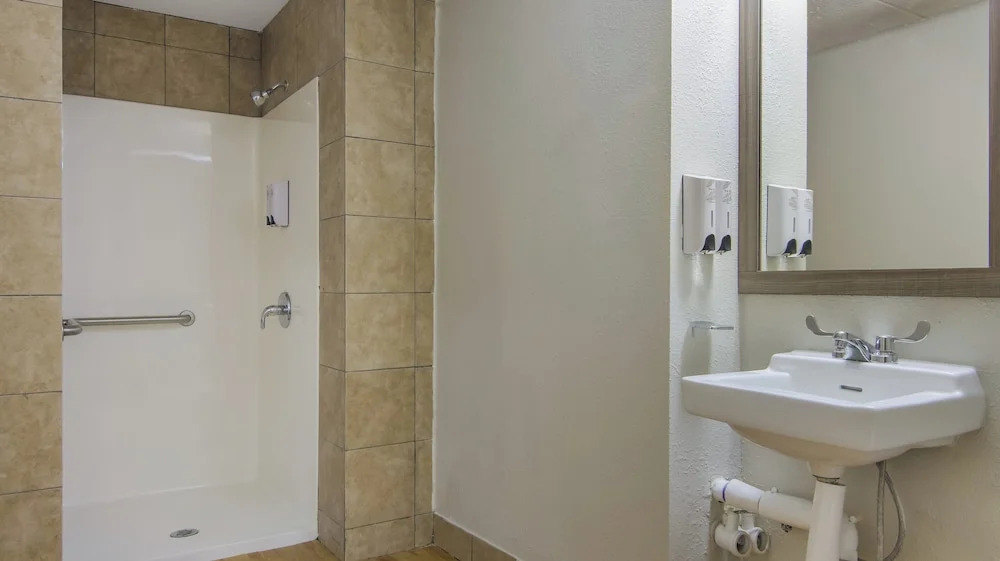 Red Roof Inn & Conference Center Chicago - Aurora Fox Valley