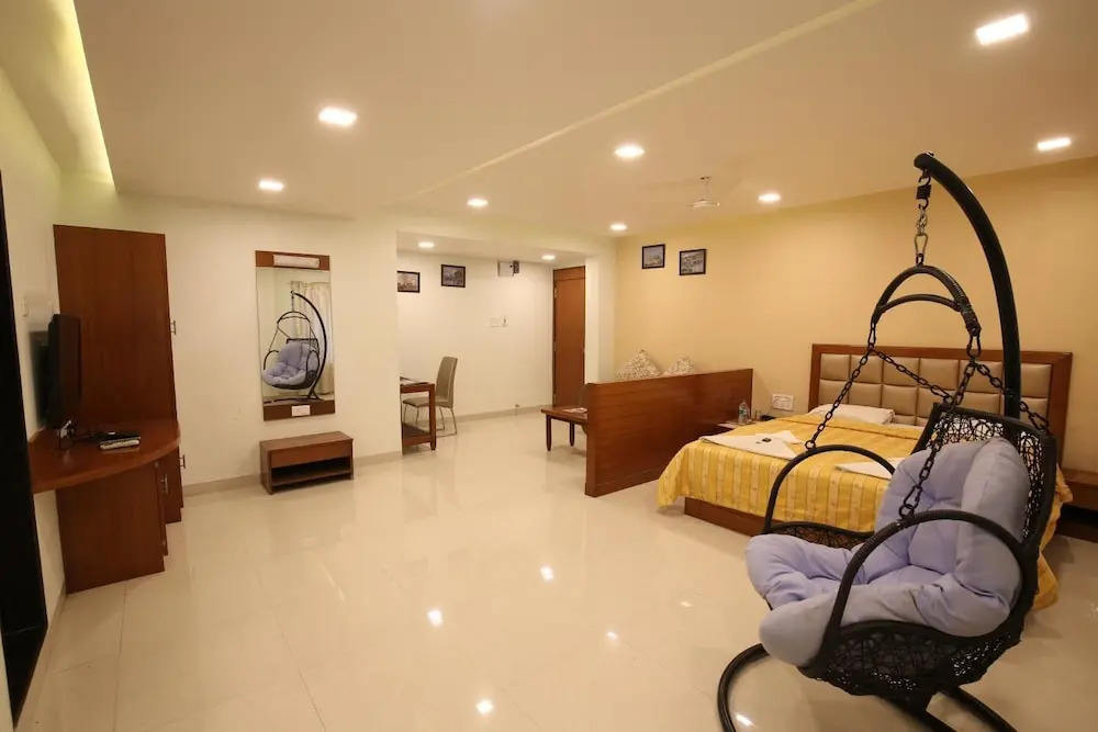 Hotel Kohinoor Square