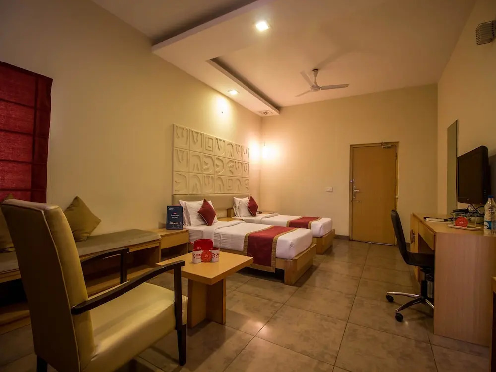 OYO Apartments RK Beach Road