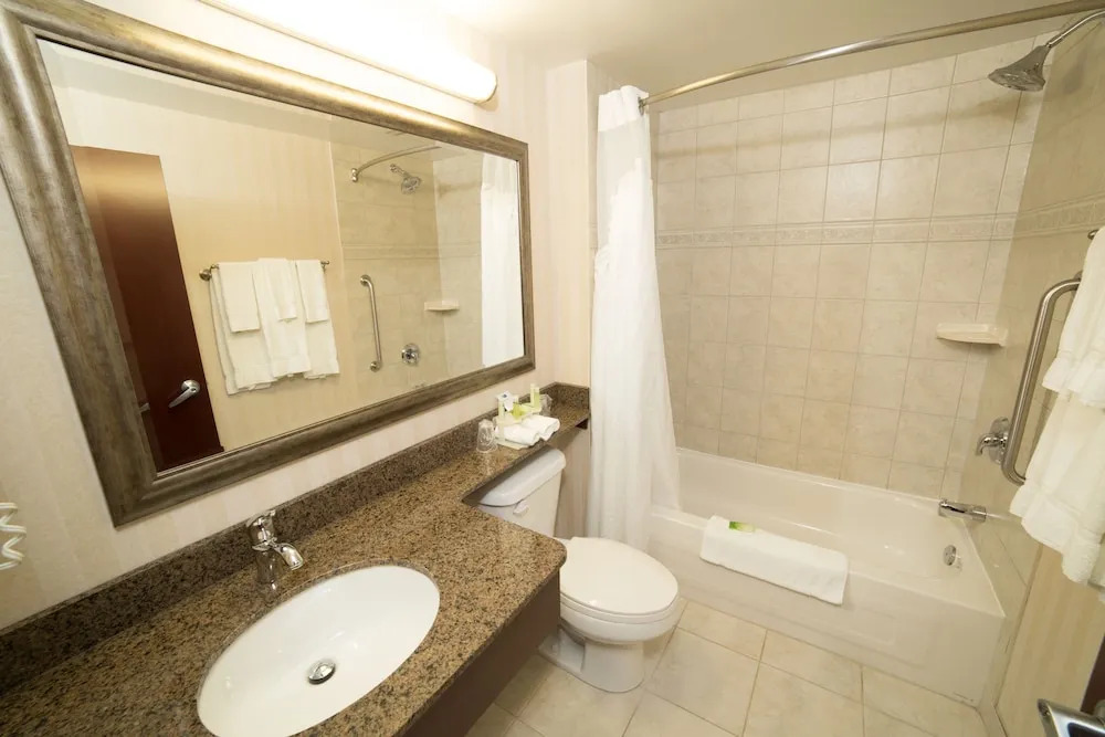 Holiday Inn Express & Suites Whitecourt by IHG