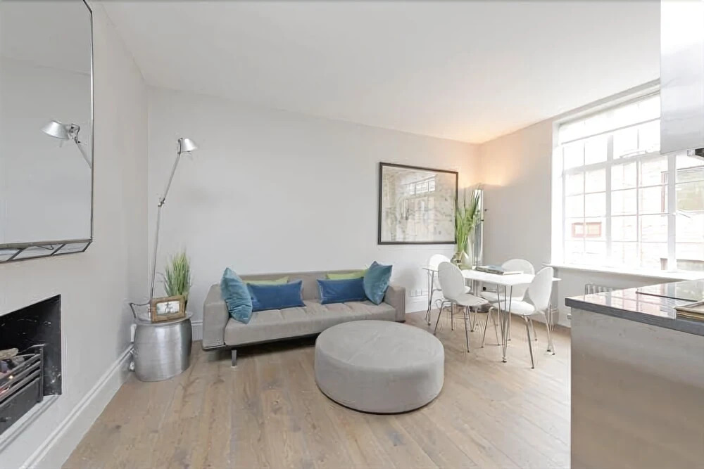 Modern Daver Court Chelsea Nest - SAA