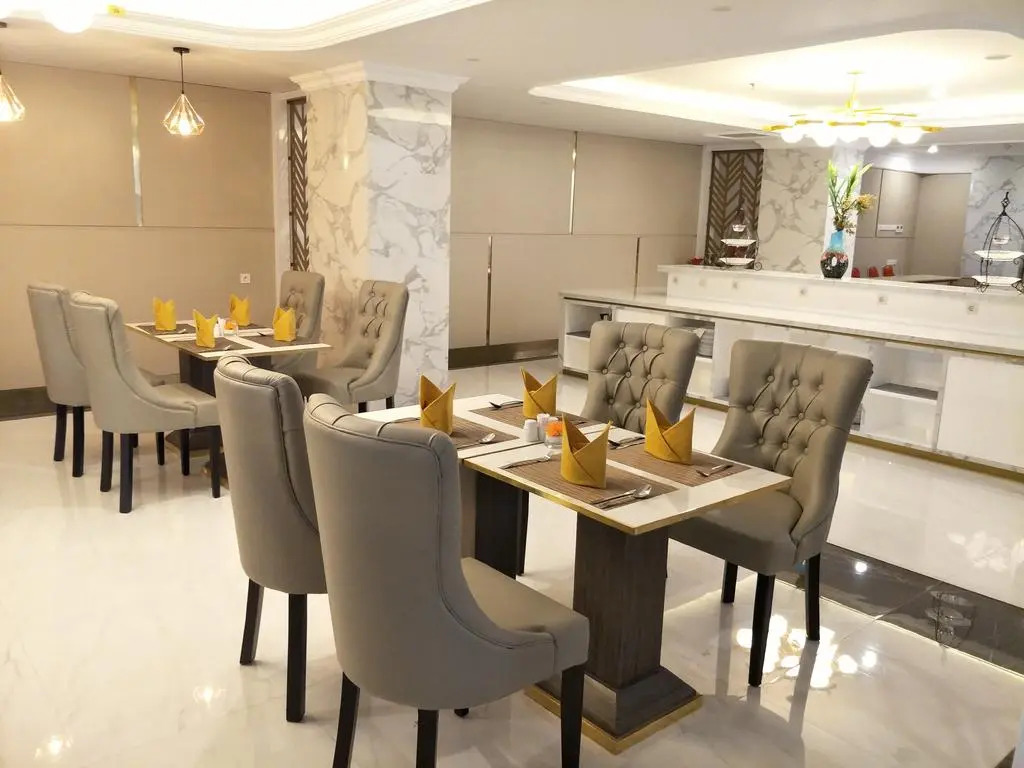 Grand Senyum Hotel
