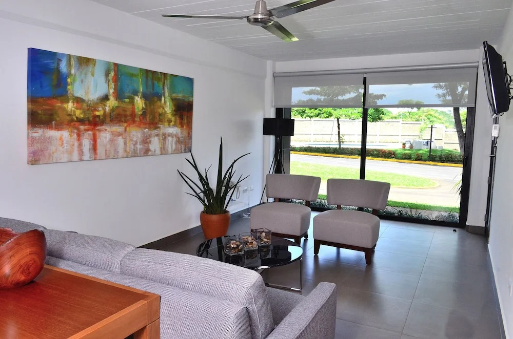 Onix Apartments