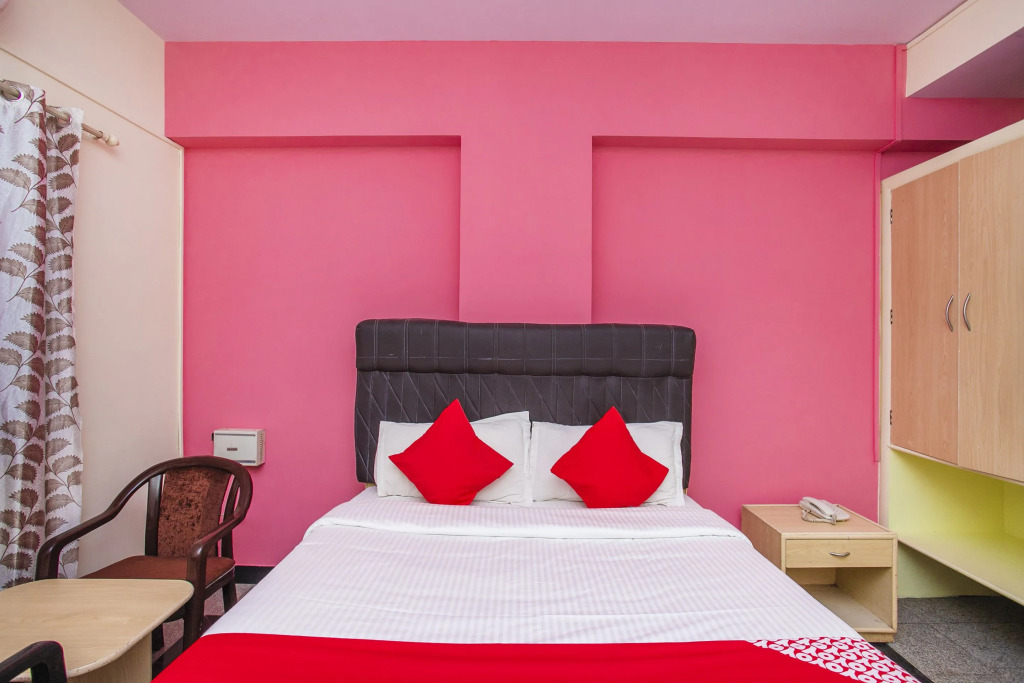 OYO 25036 Suraksha Residency