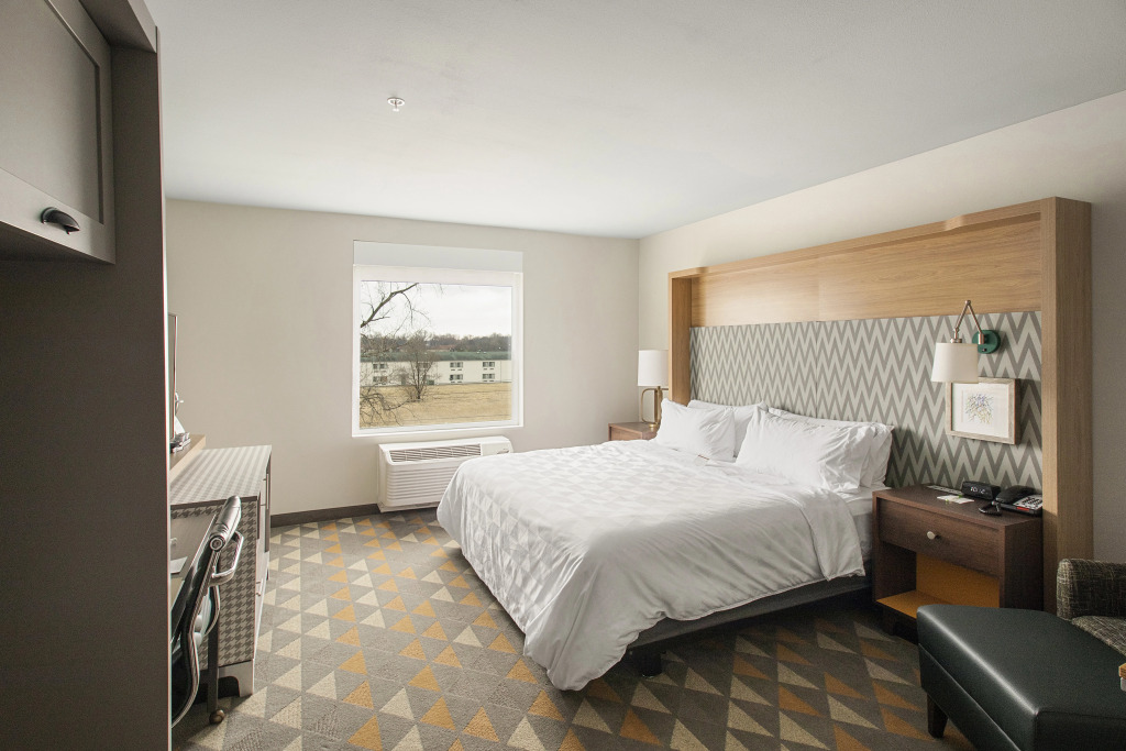 Holiday Inn & Suites Decatur-Forsyth by IHG