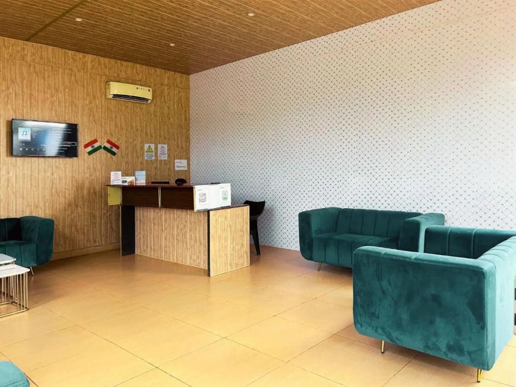 FabHotel Bay Breeze - 800M From Morjim Beach