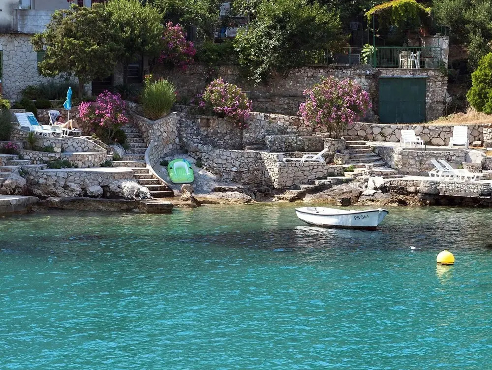 Bobi - 10 M From the sea - SA2