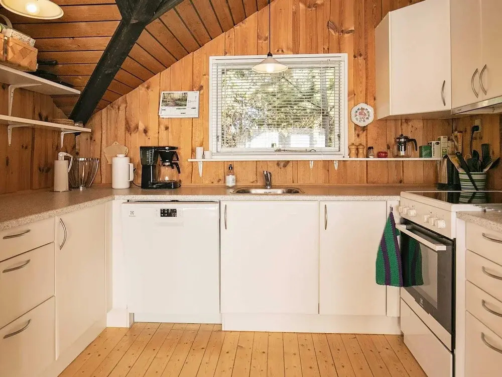 6 person holiday home in Saltum
