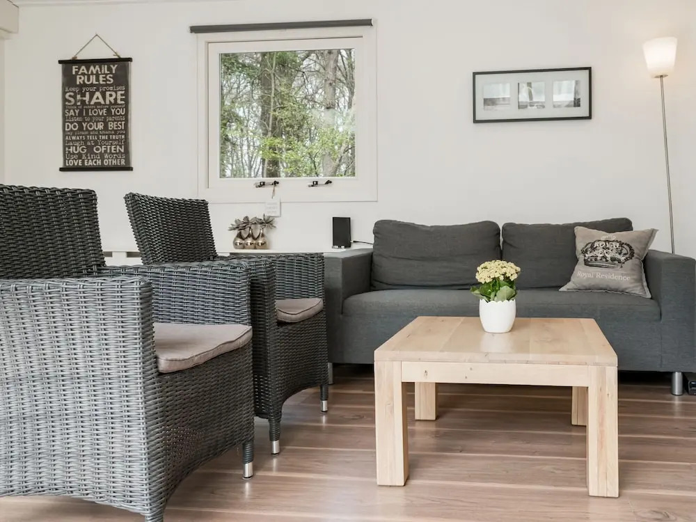 Secluded Bungalow in Laag-soeren With Garden