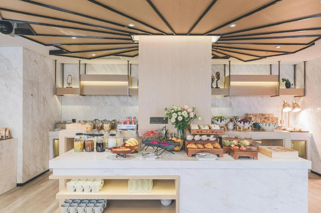Elong Hotel Shanghai Pudong Jinqiao LaLaport。