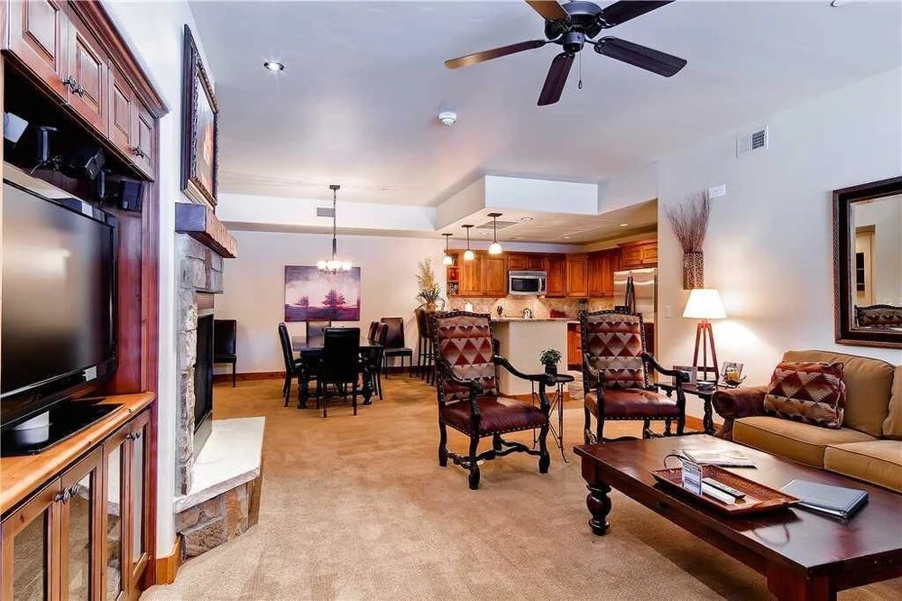 5208 Emerald Lodge, Trappeur's Crossing Apartment 4