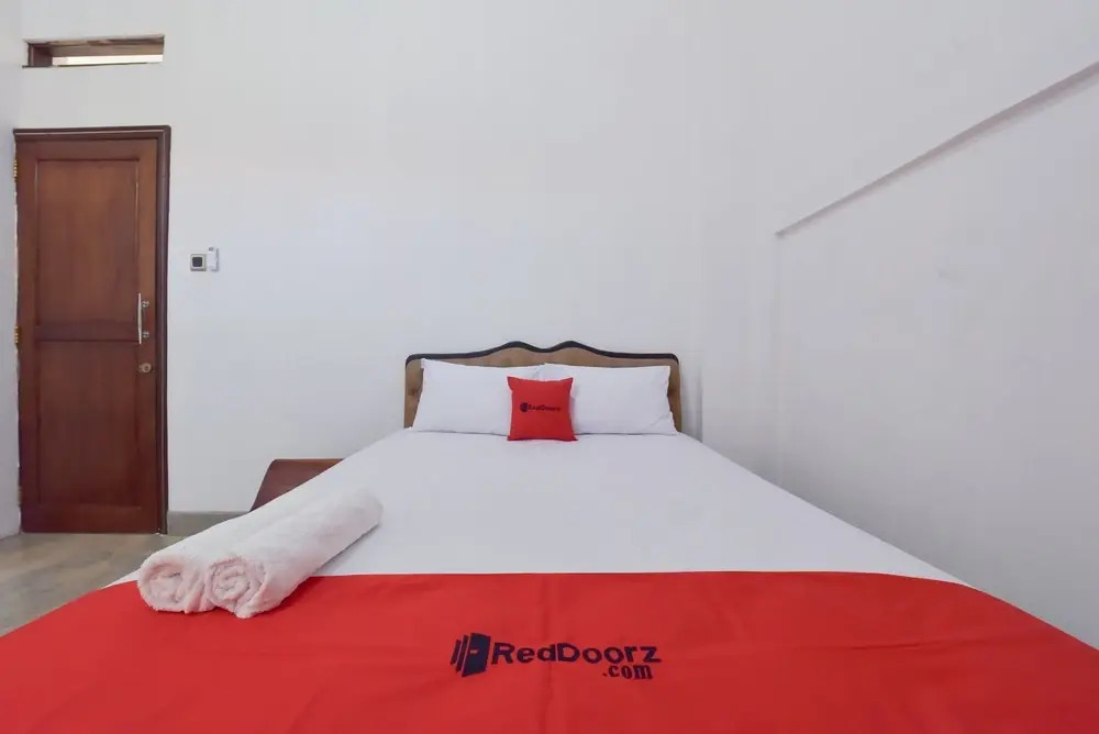 RedDoorz Syariah near Dago Pakar 2