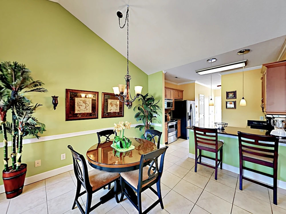 Classy Unit #302 - 1 Br Condo